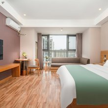 易城酒店(济南汉峪金谷店)