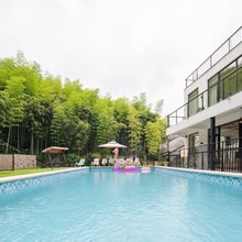 莫干山夏天的花民宿