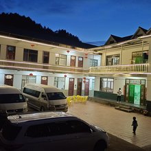麦积山石窟绿茵阁农家乐