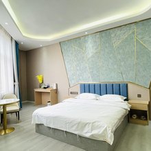 禄劝会君商务酒店