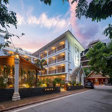 西双版纳半城智能客栈(告庄星光夜市店)