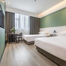 贵阳仟纳大酒店(贵州医科大学附属医院店)