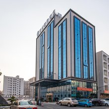 世纪颐和酒店(化州火车站店)