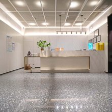 简滋酒店(湖南工程学院店)