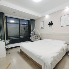 居众电影公寓(长沙岳麓山中南大学店)