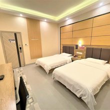 新港精品公寓酒店(玉林中药港店)