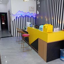 新郑锦上酒店(郑州经贸学院高坡岩店)