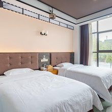 遵义梵花里影院酒店