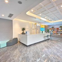 云朵酒店(政务文化新区省立医院南区店)