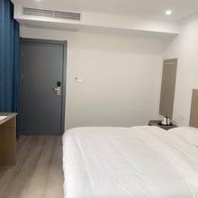 紫荆花酒店(监利一中常青城市广场店)