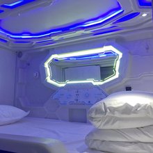 友来太空舱青年旅社(高铁龙门站店)