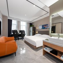爱电竞酒店(郑州中原万达广场二砂地铁站店)