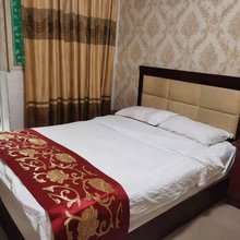 康定明月光旅馆