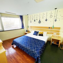 青岛宾临都市酒店(极地海洋世界石老人海水浴场店)