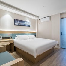 译禾居酒店(上海西站曹杨路店)