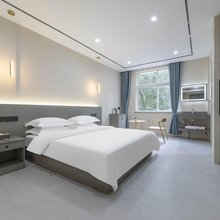 航洁精品酒店(江南时代广场南湖东地铁站店)
