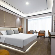 尔至轻奢酒店(三亚高铁站店)