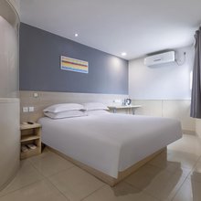 易家酒店(上海松江大学城地铁站店)