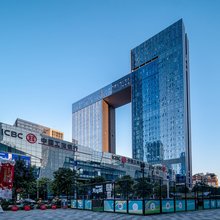 豪尔蔓公寓(广州番禺天河城南村万博地铁站店)