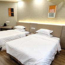 艾美佳轻奢酒店(南川万达广场店)