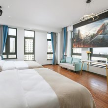 芊杉轻奢公寓(大江东宝龙广场店)