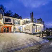 九华山鹿华苑民宿(肉身宝殿风景区店)