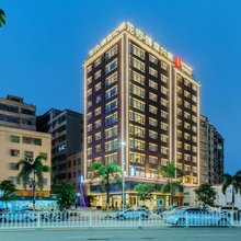 龙汐·臻享公寓(湛江万达广场中澳友谊花园店)