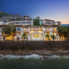 万宁半山海崖灯塔泳池别墅(神州半岛坡头港店)