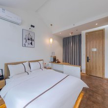 哈啰轻酒店(西安临潼文化东路店)