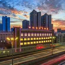乌鲁木齐红宝石大酒店(新疆国际大巴扎二道桥地铁站店)