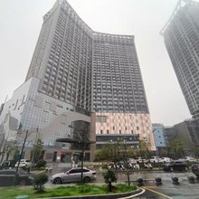 伴秋电竞民宿(鹰潭市民广场店)
