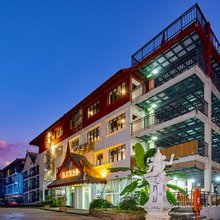 西双版纳金丝楠四合院酒店