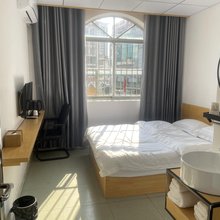 龙门旅馆(南宁第二人民医院金象大道地铁站店)