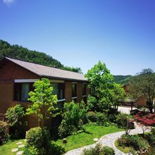 竹溪桃花岛夯土小镇民宿
