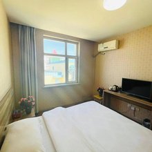隆泰迪快捷宾馆(乌鲁木齐天山国际机场店)