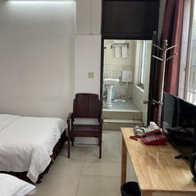 西环旅业(玉林市第二人民医院金色阳光购物广场店)
