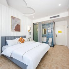 哈啰轻酒店(湖北美术学院武汉光谷职业学院店)