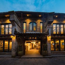 阳朔居何处民宿(兴坪古镇20元人民币风景区店)