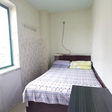 金秋旅店(开发区轻轨站五彩城店)