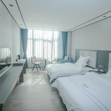 安居迎客酒店(关岭高铁站店)