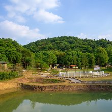 萤火谷房车帐篷露营基地