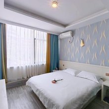 彭州鑫朵酒店(高铁站望蜀里店)