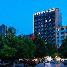 雅梵蒂斯酒店(郑州升达经贸管理学院店)