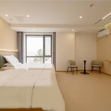 逸佳假日酒店(延吉朝鲜民俗园恐龙王国店)