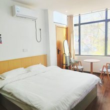 悠然宾馆(万寿宫店)