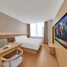 瑞季轻·居酒店(南京德基广场新街口地铁站店)