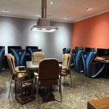 斗鱼电竞(芳草园店)