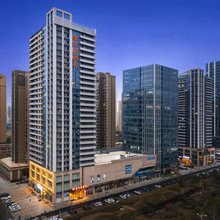维也纳酒店(武汉国博中心四新南地铁站店)