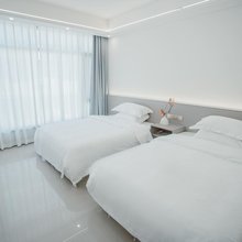 禾风居(阳朔二十元背景风景区店)
