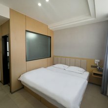 钢云居酒店(岚山区虎山客运站店)